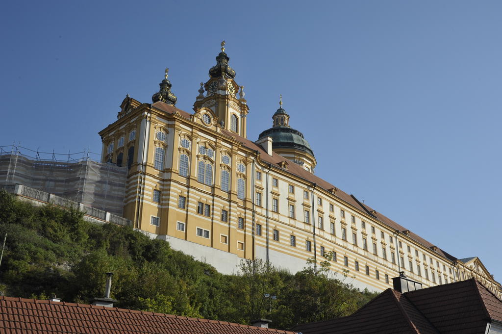 Madar Café Central Melk Esterno foto